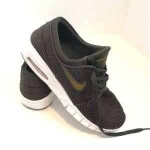 hunter green nikes womens